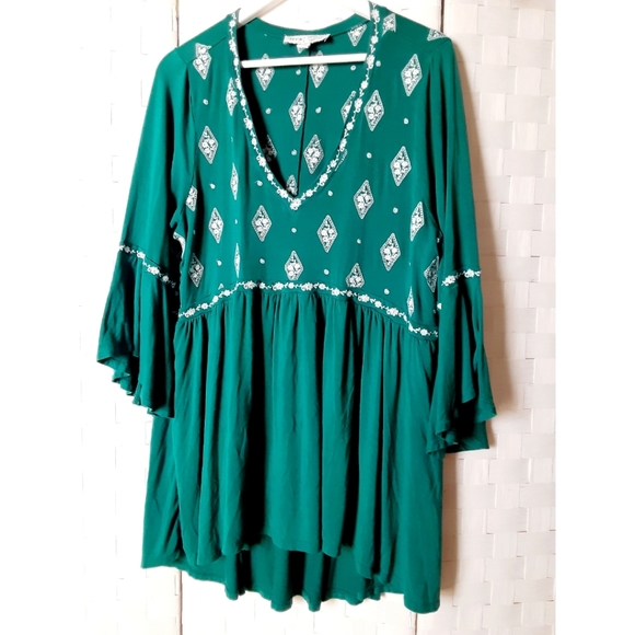 Torrid Green Embroidered Bell-Sleeve Tunic - Picture 4 of 16